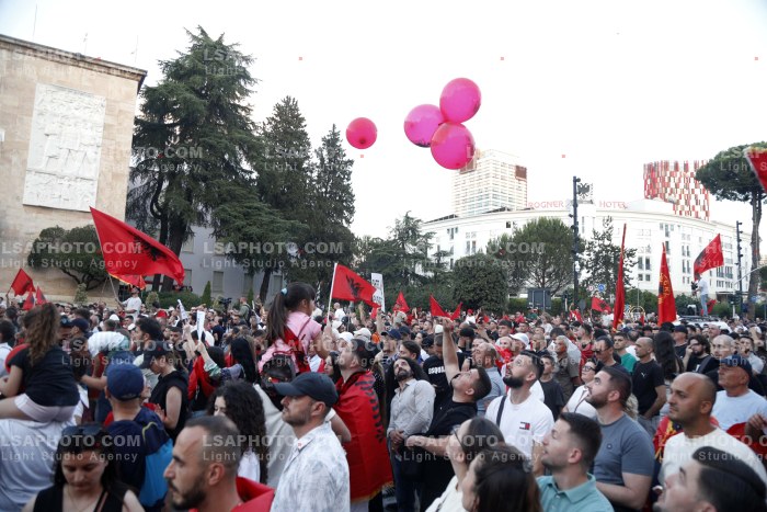 Protesta e Qytetareve para Kryeministrise ne Diten e 35