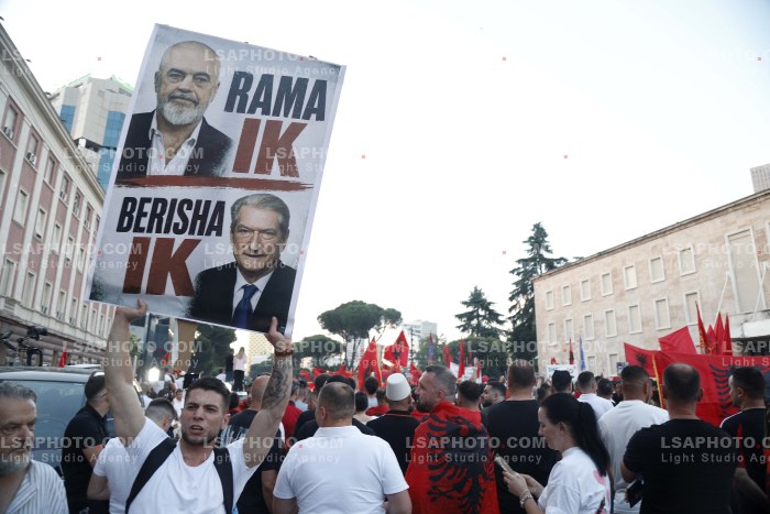 Protesta e Qytetareve para Kryeministrise ne Diten e 35