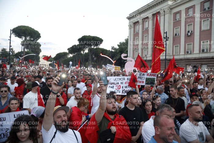 Protesta e Qytetareve para Kryeministrise ne Diten e 35