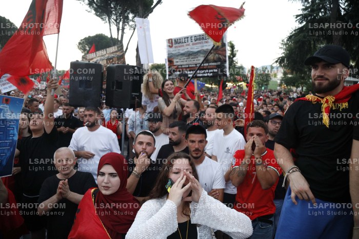 Protesta e Qytetareve para Kryeministrise ne Diten e 35