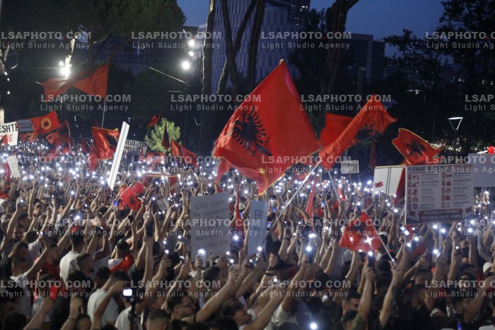Protesta e Qytetareve para Kryeministrise ne Diten e 35