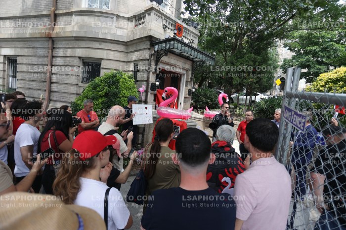 Proteste ne Washington DC per Zvernecin