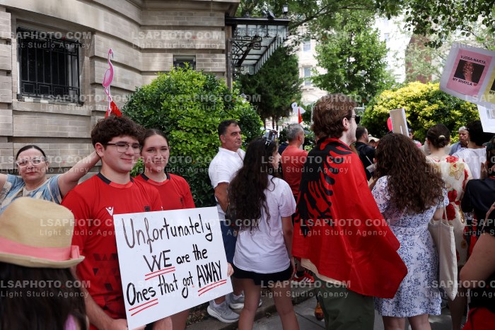 Proteste ne Washington DC per Zvernecin