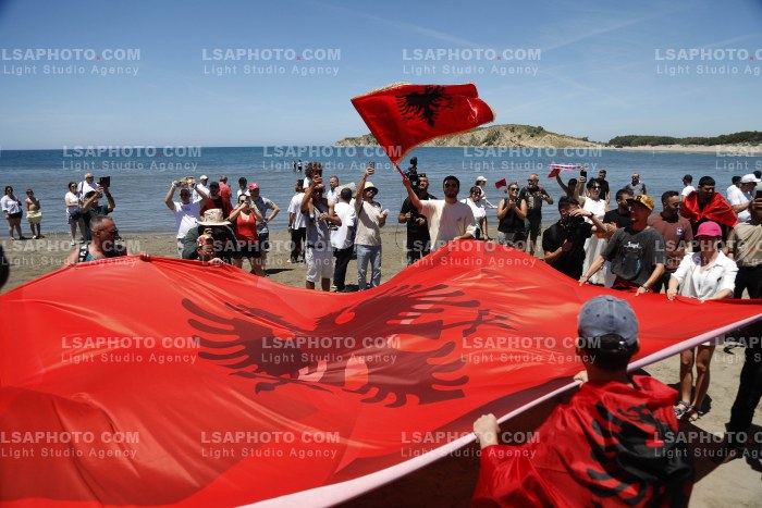Proteste ne Narte dhe Zvernec
