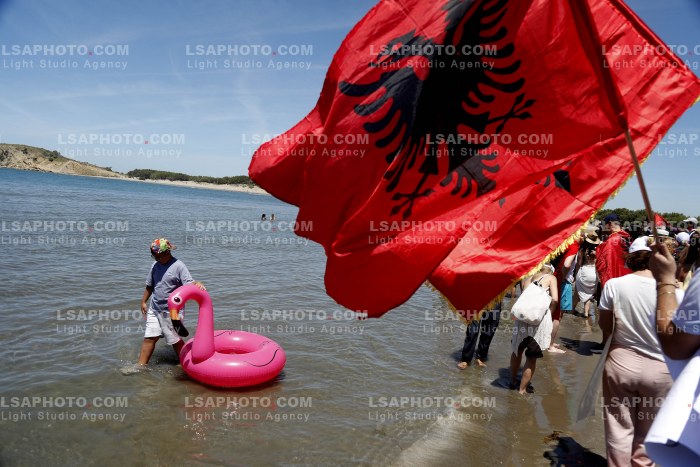 Proteste ne Narte dhe Zvernec