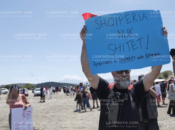 Proteste ne Narte dhe Zvernec