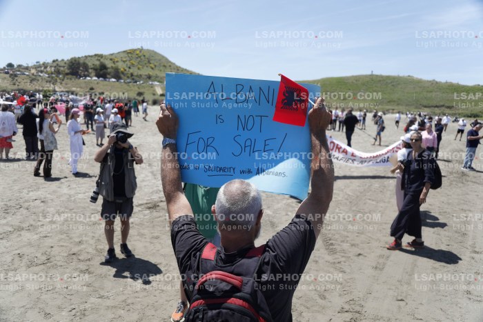 Proteste ne Narte dhe Zvernec