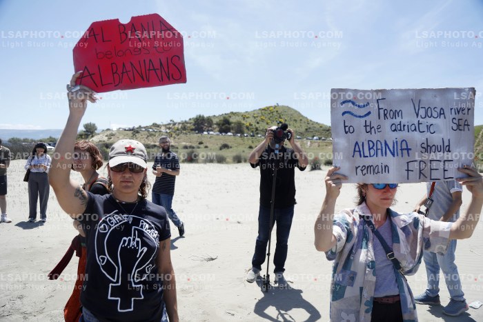 Proteste ne Narte dhe Zvernec
