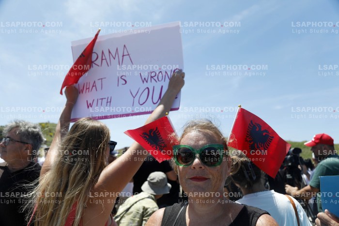 Proteste ne Narte dhe Zvernec