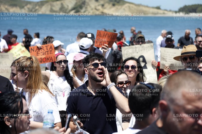 Proteste ne Narte dhe Zvernec