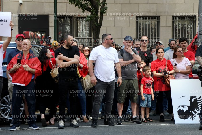 Proteste ne New York per Zvernecin