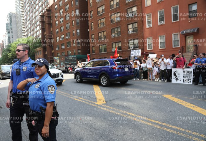 Proteste ne New York per Zvernecin