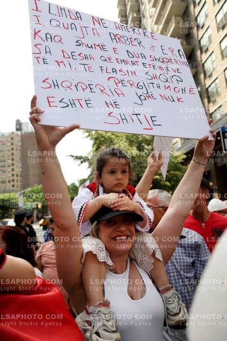 Proteste ne New York per Zvernecin
