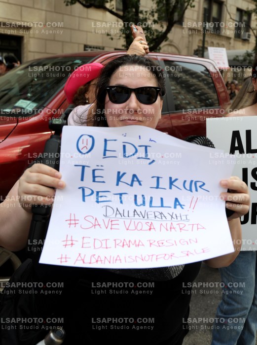 Proteste ne New York per Zvernecin