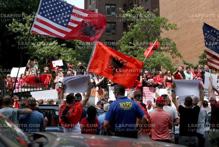 Proteste ne New York per Zvernecin