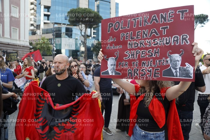 Dita e Peste e Protestes