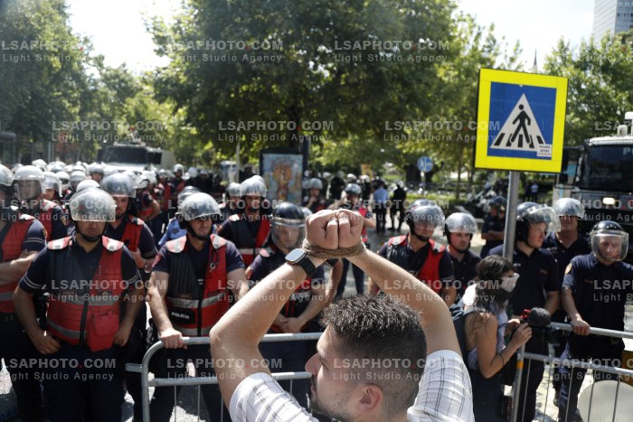 Dita e 46 e Protestes