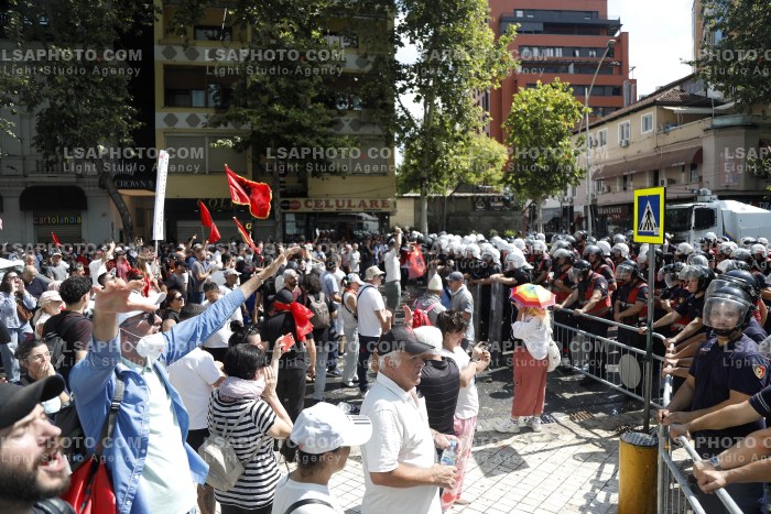 Dita e 46 e Protestes