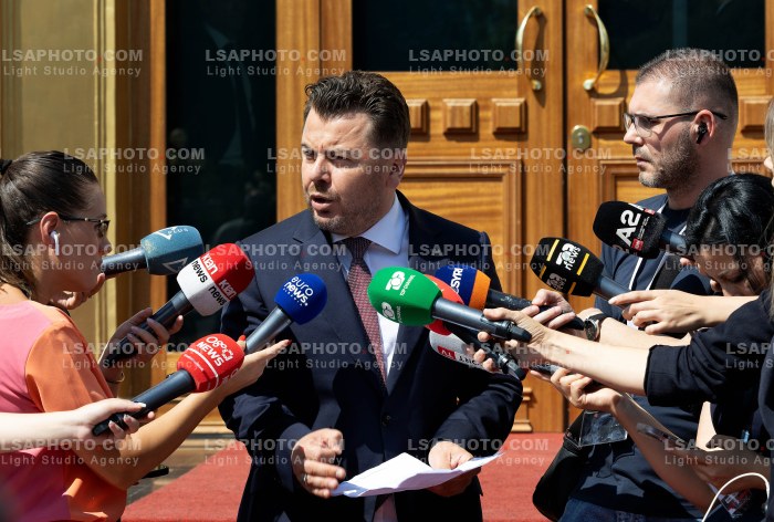 Deputete pas parlamenti