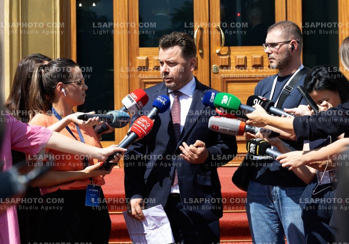 Deputete pas parlamenti