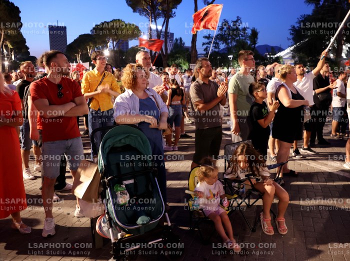 Protesta e Qytetareve para Kryeministrise ne Diten e 42