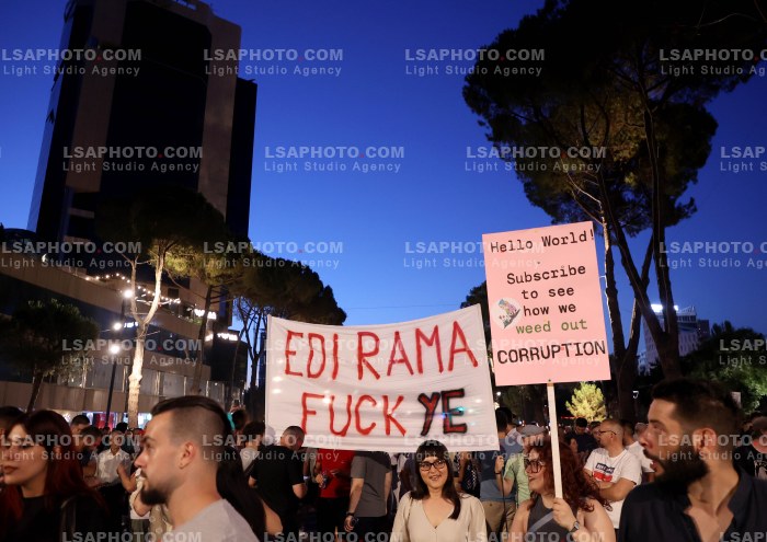 Protesta e Qytetareve para Kryeministrise ne Diten e 42