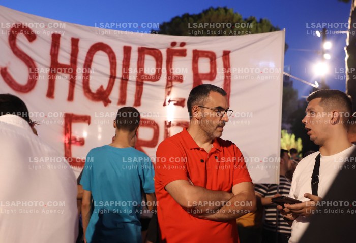 Protesta e Qytetareve para Kryeministrise ne Diten e 42