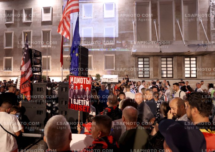 Protesta e Qytetareve para Kryeministrise ne Diten e 42