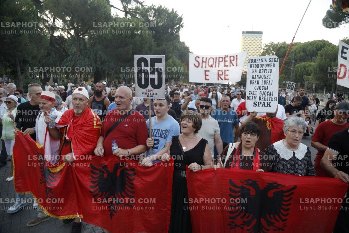 Protesta e Qytetareve para Kryeministrise ne Diten e 65