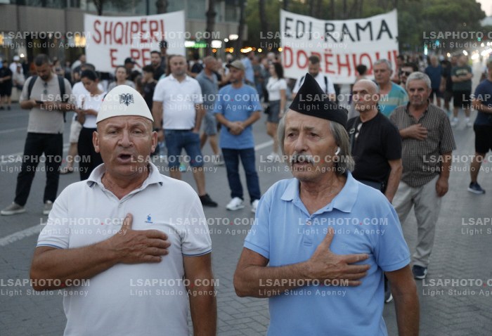 Protesta e Qytetareve para Kryeministrise ne Diten e 65