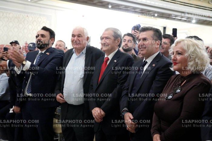 Berisha Takon Perfaqesues te Diaspores ne SHBA