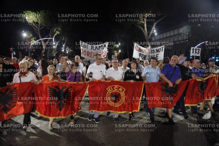 Protesta e Qytetareve para Kryeministrise ne Diten e 113