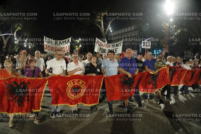 Protesta e Qytetareve para Kryeministrise ne Diten e 113