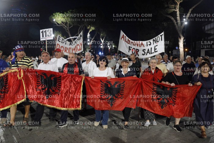 Protesta e Qytetareve para Kryeministrise ne Diten e 113
