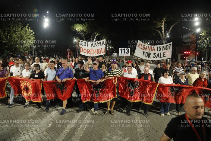 Protesta e Qytetareve para Kryeministrise ne Diten e 113