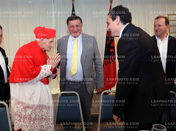 Albin Kurti ne Meshen e se Dieles ne Kishen Zoja e Shkodres ne New York