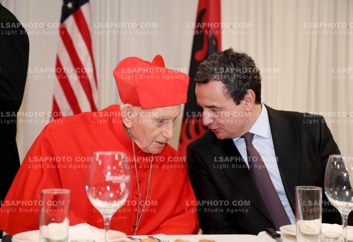 Albin Kurti ne Meshen e se Dieles ne Kishen Zoja e Shkodres ne New York