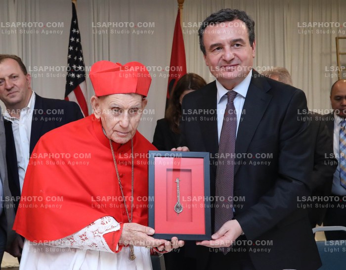 Albin Kurti ne Meshen e se Dieles ne Kishen Zoja e Shkodres ne New York