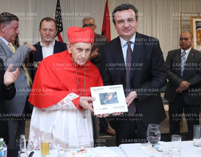 Albin Kurti ne Meshen e se Dieles ne Kishen Zoja e Shkodres ne New York