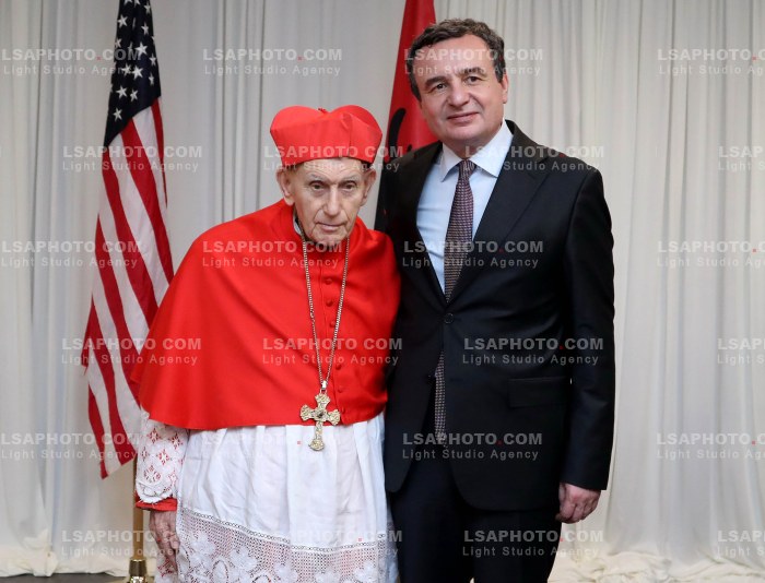 Albin Kurti ne Meshen e se Dieles ne Kishen Zoja e Shkodres ne New York