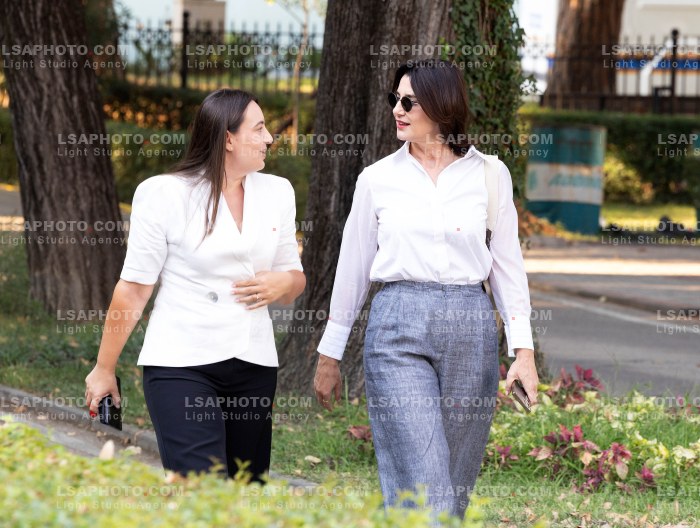 Ministra dhe deputete jashte parlamenti