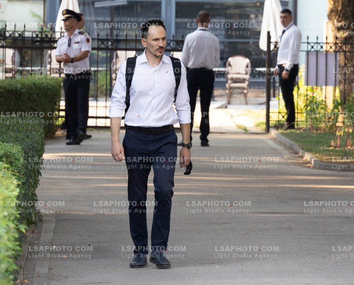 Ministra dhe deputete jashte parlamenti