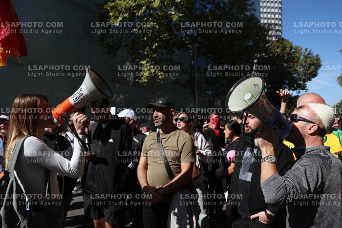 Proteste Prane Parlamentit