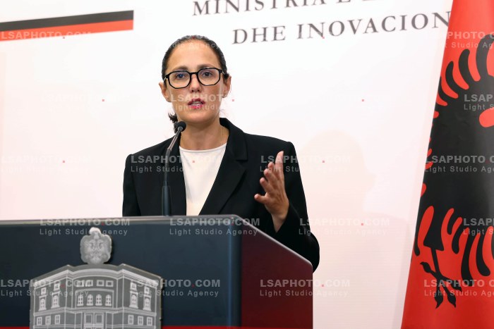 Delina Ibrahimaj Konference Shtypi per Treguesit e Ekonomise Shqiptare