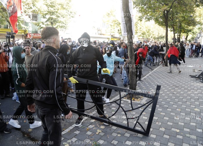 Protesta e Thirrur nga Studentet ne Tirane