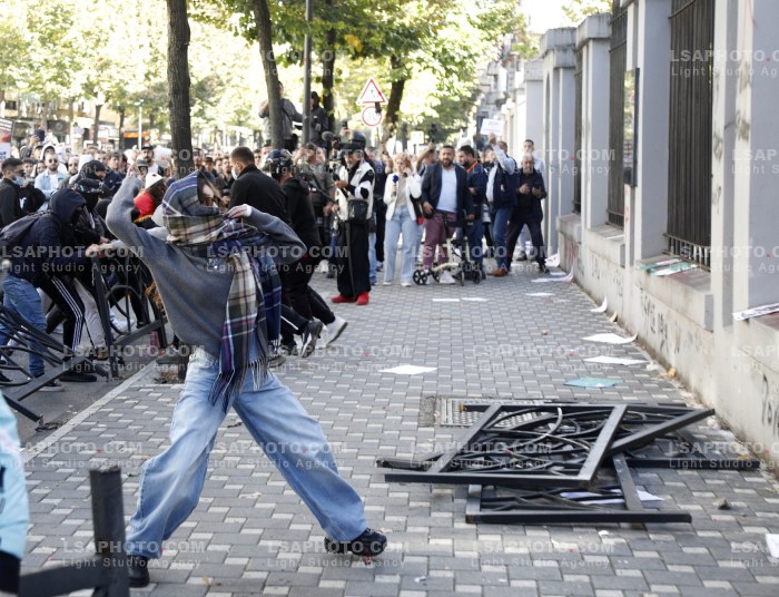 Protesta e Thirrur nga Studentet ne Tirane