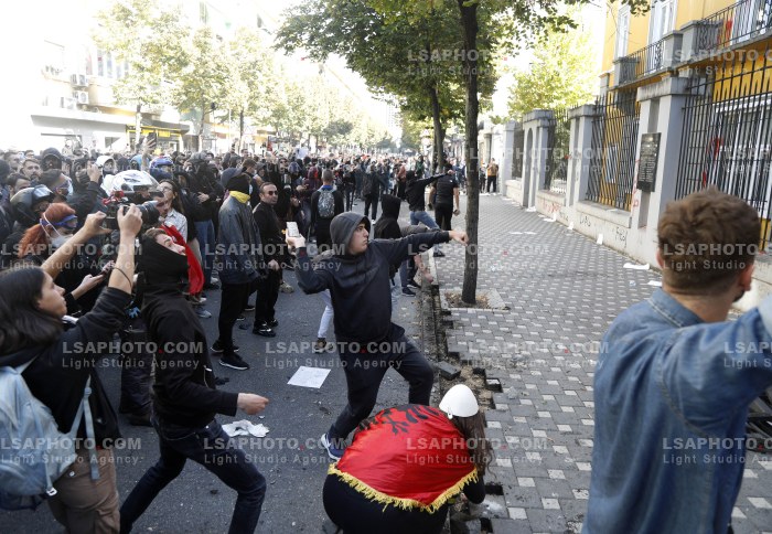 Protesta e Thirrur nga Studentet ne Tirane