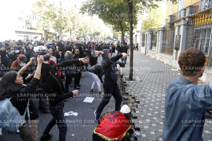 Protesta e Thirrur nga Studentet ne Tirane