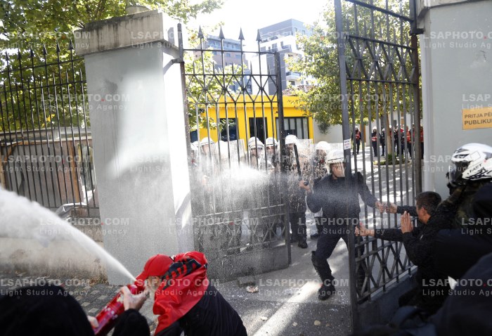 Protesta e Thirrur nga Studentet ne Tirane