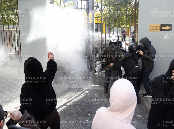Protesta e Thirrur nga Studentet ne Tirane